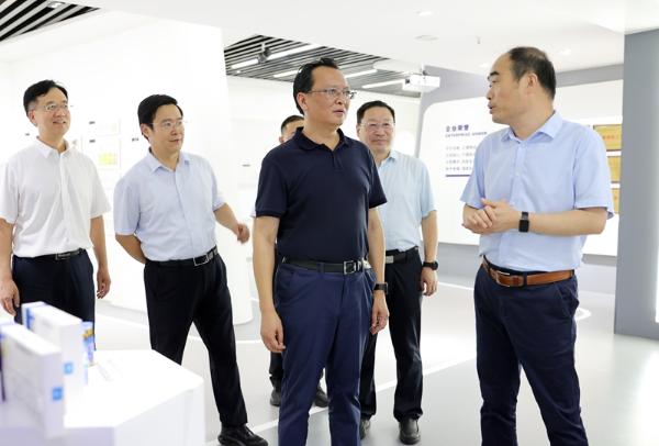 蔣曦調研科技型企業